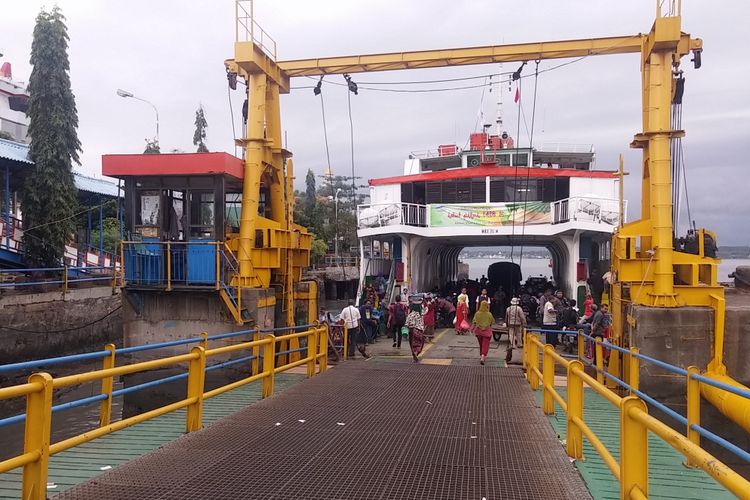 Dermaga Ujung di Pelabuhan Tanjung Perak Surabaya