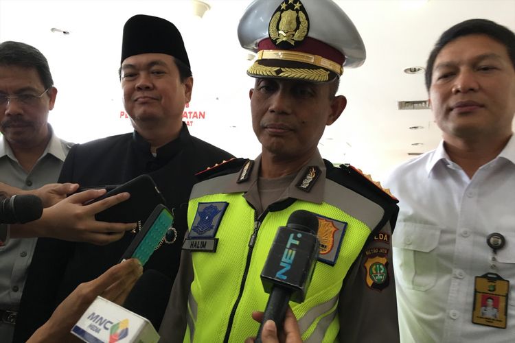 Dirlantas Polda Metro Jaya, Kombes Halim Parraga saat ditemui di Terminal Pulogebang, Jakarta Timur, Kamis (22/6/2017). 