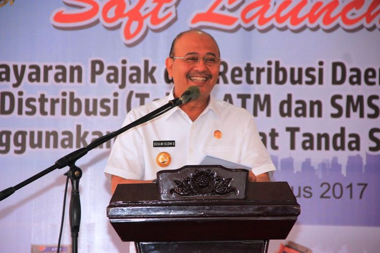 Wali Kota Medan Dzulmi Eldin meluncurkan aplikasi E-STS, Selasa (1/8/2017)