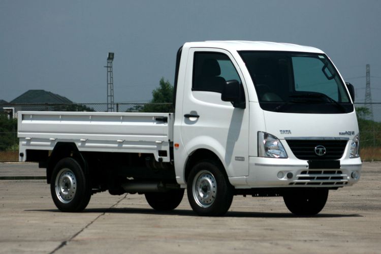 Tata Super Ace HT, Kamis (10/8/2017).