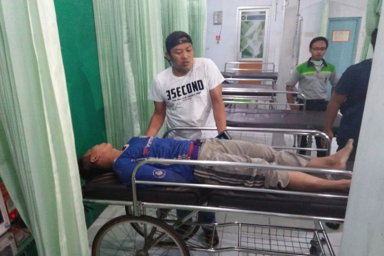 Didik Bekti (19), spesialis penjambret tas wanita di Kota Ponorogo, Kabupaten Ponorogo, Jawa Timur dirawat di rumah sakit setelah ditembak polisi karena melawan saat hendak ditangkap, Selasa (29/8/2017) sore.