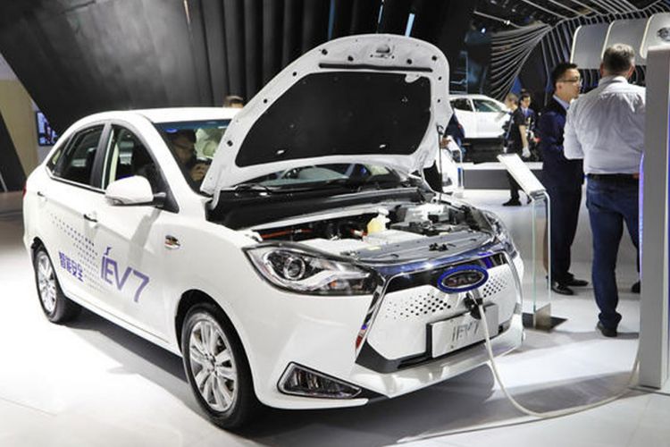 Pemerintah China merangsang pasar untuk meningkatkan populasi kendaraan listrik di jalan.
