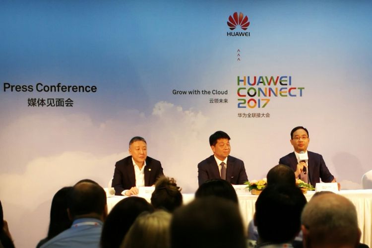 Suasana konferensi pers petinggi Huawei di Shanghai New International Expo Center, China, Selasa (5/9/2017).