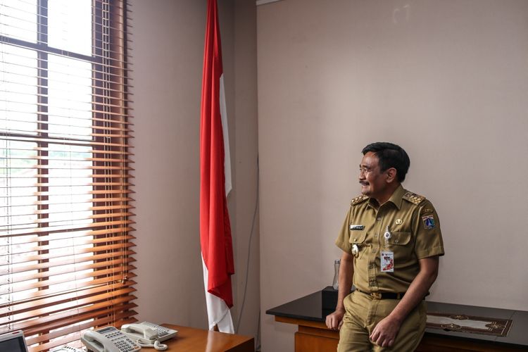 Gubernur DKI Jakarta Djarot Saiful Hidayat saat wawancara dengan kompas.com di Balai Kota DKI Jakarta, Jalan Medan Merdeka Selatan, Senin (4/9/2017).