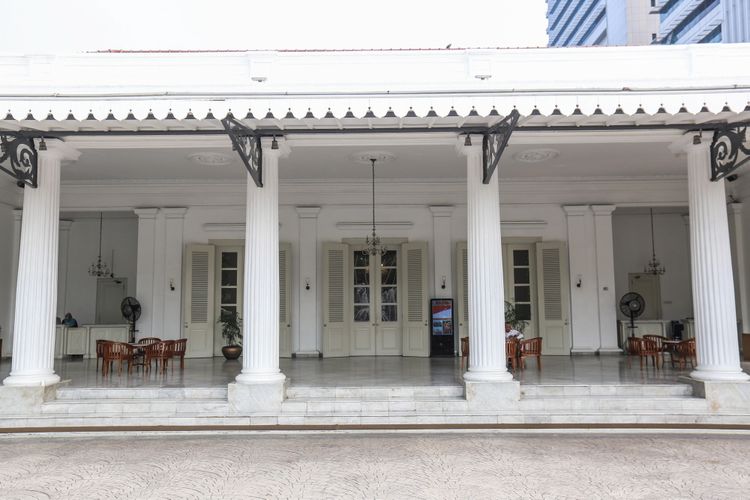 Suasana gedung Balai Kota DKI Jakarta di Jalan Medan Merdeka Selatan, Senin (4/9/2017).