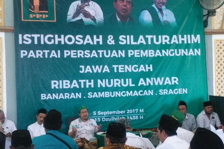 DPW Partai Persatuan Pembangunan Jawa Tengah kubu Djan Farid menggelar doa bersama untuk Rohingya di Ponpes Ribath Nurul Anwar Sambung Macan, Sragen, Selasa malam (5/9/2017) . 