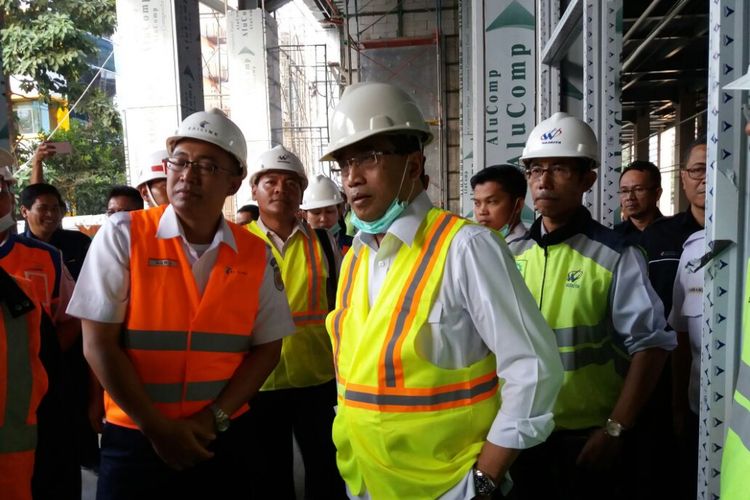Menteri Perhubungan (Menhub), Budi Karya Sumadi, Rabu (6/9/2017) melakukan meninjau proyek kereta Bandara Soekarno-Hatta.