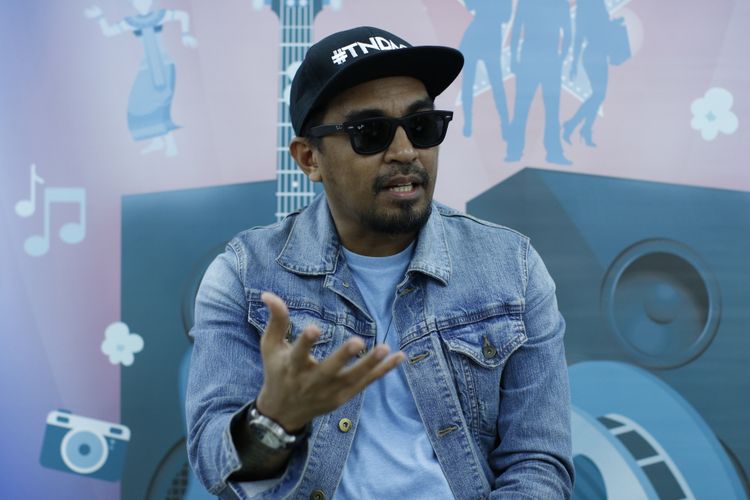 Penyanyi Glenn Fredly saat wawancara di kantor redaksi Kompas.com, Jakarta, Selasa (19/9/2017). Ia tengah mempersiapkan konser bertajuk Tanda Mata Glenn Fredly untuk Slank 30 September 2017 mendatang.