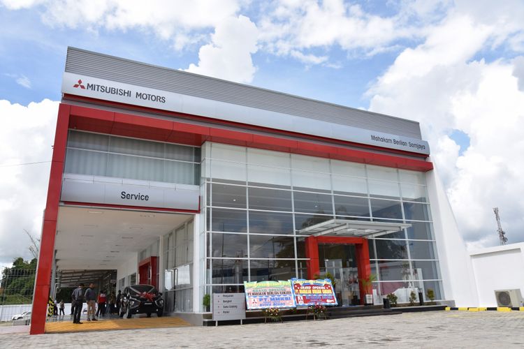 Salah satu diler Mitsubishi yang baru di buka di Kalimantan Timur