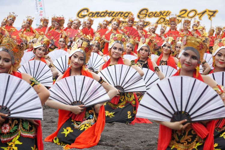 Sebanyak 1.286 penari ikut mengambil peran di Festival Gandrung Sewu 2017