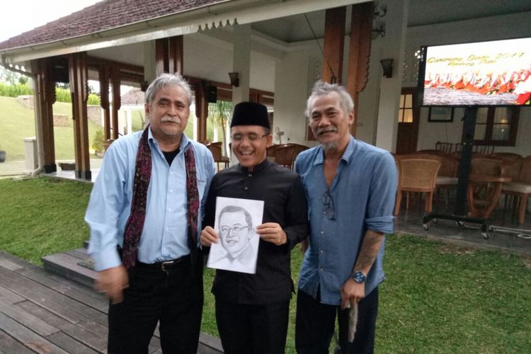 Bupati Banyuwangi Abdullah Azwar Anas saat menerima dua artis nasional di Pendopo Shaba Swagata Blambangan