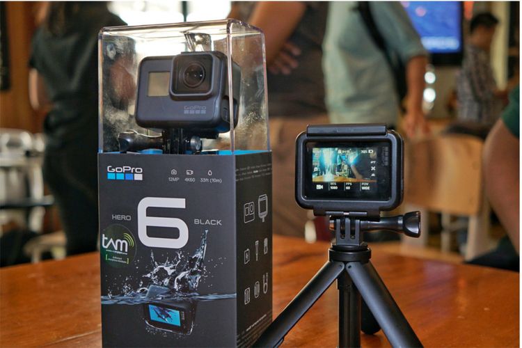 Kamera aksi terbaru GoPro Hero 6 Black resmi masuk Indonesia pada pertengahan Oktober 2017 dengan harga Rp 7,5 juta.