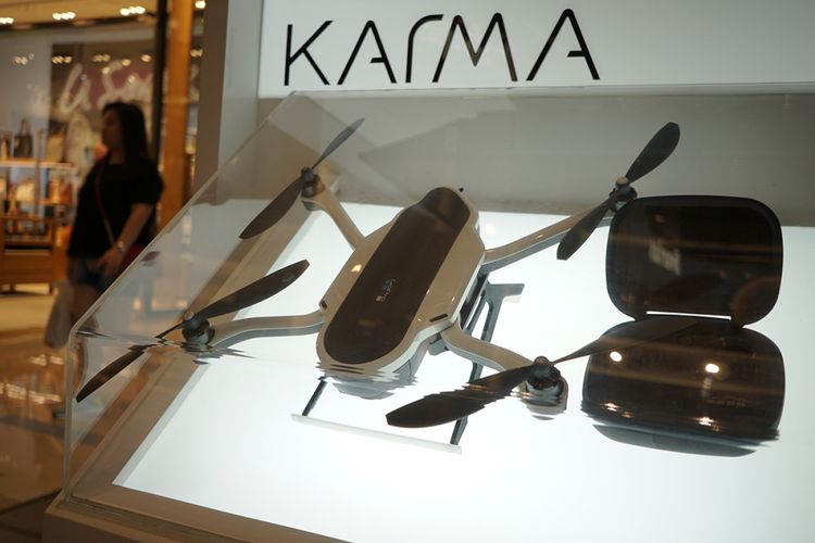 Drone Karma berikut unit controller yang dipajang di stand GoPro, Mal Central Park, Jakarta.