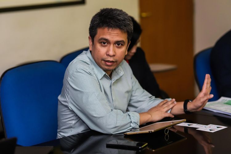 Indonesia Managing Director Grab Ridzki Kramadibrata saat memaparkan perkembangan terkini transportasi onine Grab di Indonesia di Kantor redaksi Kompas.com, Jakarta, Selasa (24/10/2017). KOMPAS.com/GARRY ANDREW LOTULUNG