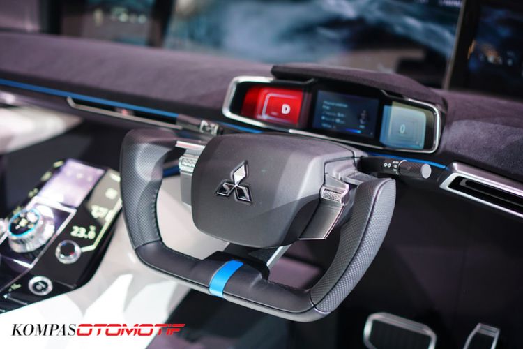 Mitsubishi e-Evolution Concept diperkenalkan Mitsubishi pada ajang Tokyo Motor Show 2017, Rabu (25/10/2017). Kendaraan ini menjadi visi desain dan teknologi masa depan Mitsubishi yang menerjemahkan tagline terbarunya, Drive Your Ambition.