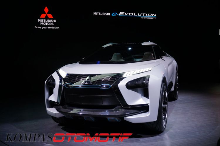 Mitsubishi e-Evolution Concept diperkenalkan Mitsubishi pada ajang Tokyo Motor Show 2017, Rabu (25/10/2017). Kendaraan ini menjadi visi desain dan teknologi masa depan Mitsubishi yang menerjemahkan tagline terbarunya, Drive Your Ambition.