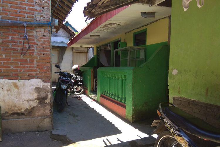 Rumah milik Efendi, di Kelurahan Sumberejo Banyuwangi , tukang ojek yang menganiaya bayi berusia 22 bulan hingga meninggal 