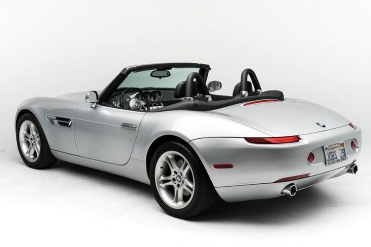 BMW Z8 bekas Steve Jobs yang akan dilelang oleh Sothebys.