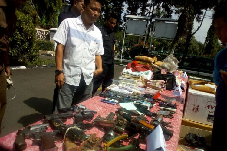 Sejumlah barang bukti hasil kejahatan dari tahun 2015 dimusnahkan pihak Kejaksaan Negeri Cibinong, Bogor, Jawa Barat, Rabu (1/11/2017).