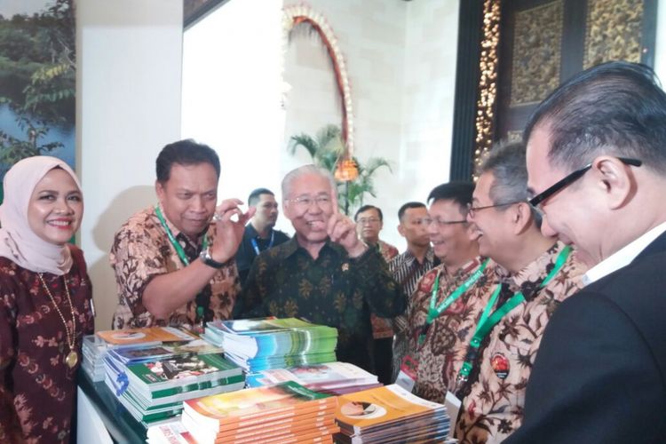 Menteri Perdagangan Enggartiasto Lukita dalam acara Indonesia Palm Oil Conference (IPOC) di Bali Nusa Dua Conference Center, Bali, Jumat (3/11/2017).