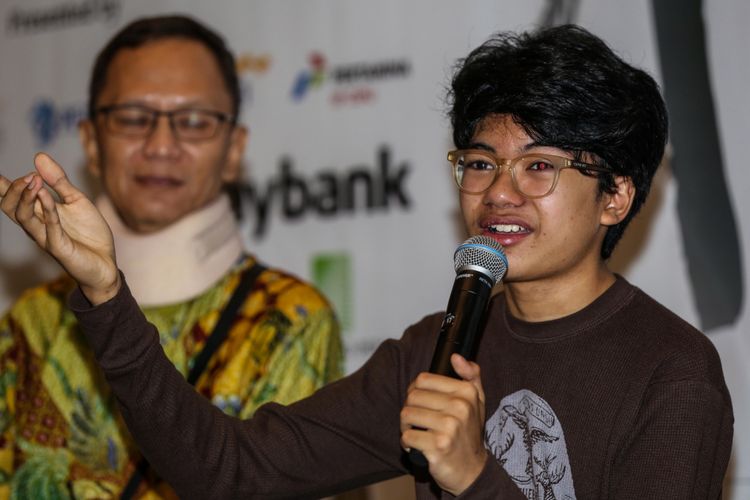 Pianis muda Indonesia, Joey Alexander saat memberikan keterangan pers jelang konsernya di Jakarta, Sabtu (11/11/2017). Joey Alexander, akan tampil trio pada rangkaian konser Asia Tour bertajuk A Night with Million of Imagination. KOMPAS.com/GARRY ANDREW LOTULUNG