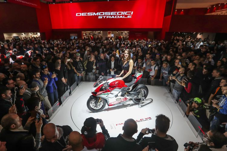 Ducati Panigale V4 di EICMA 2017.