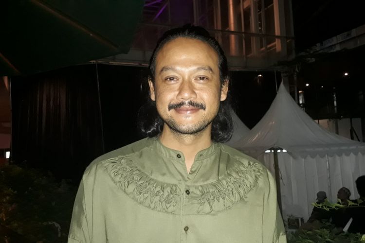 Dwi Sasoni saat menghadiri gala premier film Chrisye di XXI Epicentrum Walk, Kuningan, Jakarta Selatan, Jumat (1/12/2017) malam.