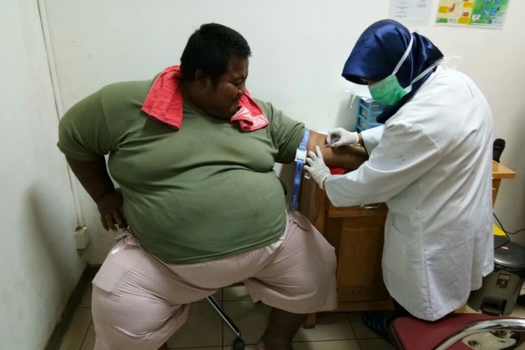 Yudi Hermanto, pasien obesitas dengan berat 310 kg meninggal dunia.
