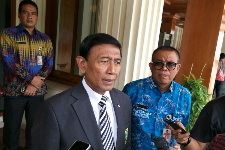 Menteri Koordinator Bidang Politik, Hukum dan Keamanan (Menko Polhukam) Wiranto 