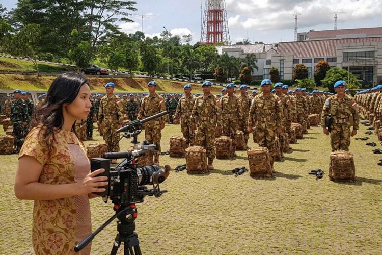 Dokumentasi Livi Zheng saat shooting film Indonesia: A True Partner for World Peace di Sentul, Bogor.