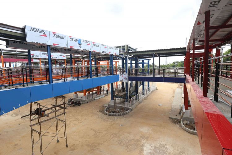 Suasana pembangunan proyek terminal pondok cabe di Tangerang Selatan, Banten, Selasa (09/01/2018). Terminal ini dibuat untuk menggantikan Terminal Bus Lebak Bulus yang dibangun menjadi stasiun dan depo kereta angkutan cepat massal (MRT).