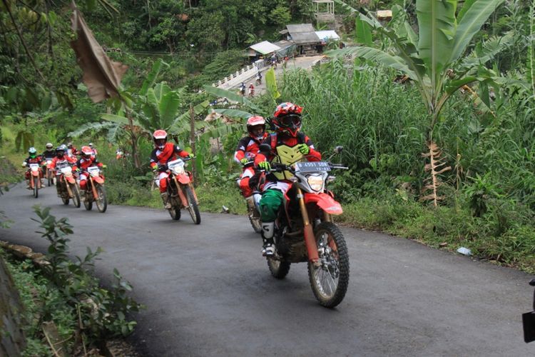 Konsumen jajal langsung Honda CRF150L