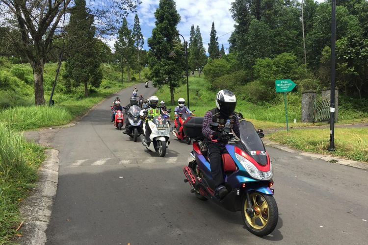 Honda PCX Club Indonesia gelar touring Jakarta menuju Puncak Bogor, 20-21 Januari 2018.