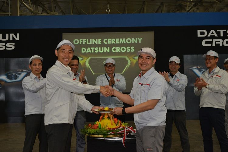 Tumpengan, menandai awal produksi Datsun Cross di Indonesia, Rabu (31/1/2018).