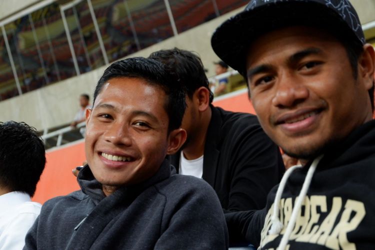 Evan Dimas dan Ilham Udin di Stadion Shah Alam untuk menyaksikan debut David Laly di Liga Malaysia, Jumat (2/2/2018).