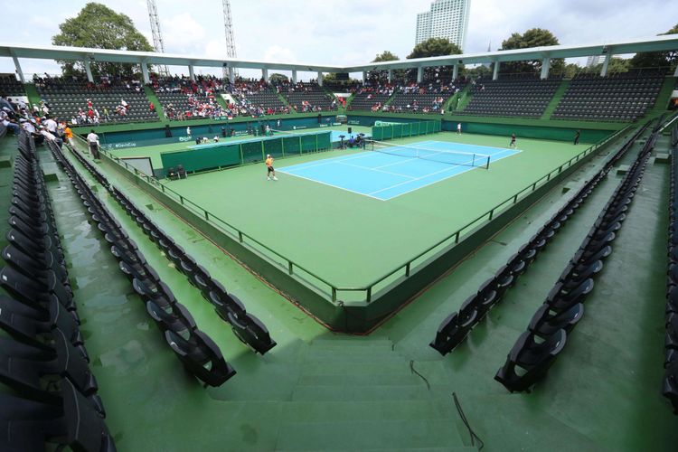 Suasana bangunan Stadion Tenis Outdoor Senayan setelah direnovasi dan diresmikan oleh Presiden Republik Indonesia Joko Widodo di Jakarta, Sabtu (3/2/2018). Jelang Asian Games 2018, Stadion Tenis Indoor dan Outdoor Senayan direnovasi oleh pemerintah dengan menggunakan anggaran sebesar Rp 92,8 miliar.