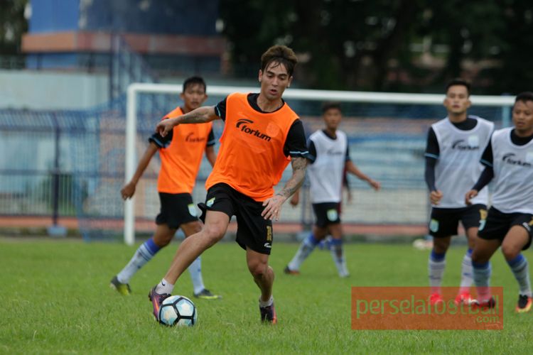 Thiago Augusto Leite seleksi bersama Persela Lamongan.