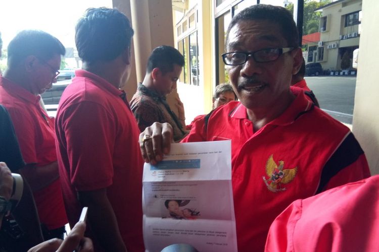 Pengurus DPC PDI-Perjuangan Kota Ambon melaporkan seorang pengguna facebook terkait postingannya yang dinilai menghina Presiden dan Ketua Umum PDI-Perjuangan, Megawati Soekarno Putri, ke POlda Maluku, Rabu (7/2/2018)