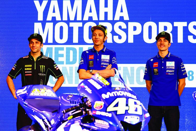 Pebalap Yamaha Valentino Rossi, Maverick Vinales dan Johan Zarco saat di peluncuran tim balap Yamaha, Kamis (15/2/2018) di Sirkuit Buriram