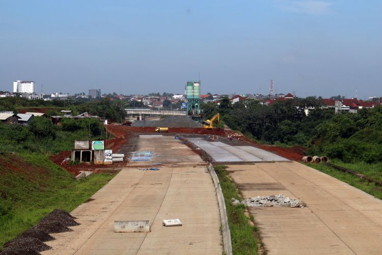 Proyek pembangunan Tol Cijago II, di Jalan Juanda, Kota Depok, Jawa Barat, Sabtu (24/02/2018). Proyek tersebut menghubungkan Tol Jagorawi menuju Cinere. Tol Cijago sudah beroperasi dari Tol Jagorawi sampai Simpang Juanda Depok, dan dilanjutkan pemangunannya dari Simpang Juanda hingga Jalan Margonda Raya Depok.