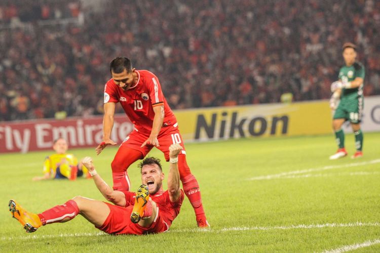 Pemain Persija Jakarta Marko Simic melakukan selebrasi usai mencetak gol ke gawang Tampines Rovers pada laga kedua Grup H Piala AFC di Stadion Utama Gelora Bung Karno, Jakarta, Rabu (28/2/2018). Persija menang telak dengan skor 4-1.