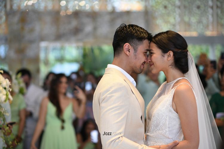 Artis peran Chicco Jerikho menikah dengan Putri Marino dalam sebuah pemberkatan nikah di Bali, Sabtu (3/3/2018) .