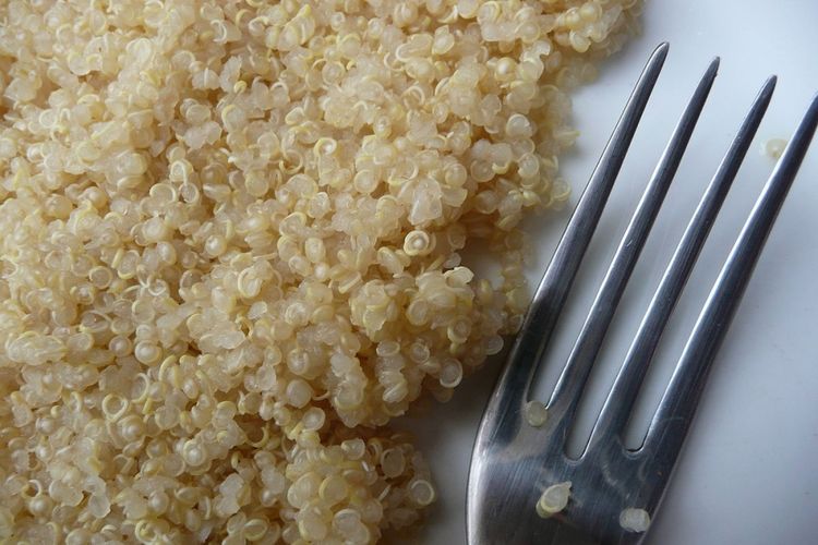 Harga quinoa kira kira 23 kali lebih mahal daripada beras.