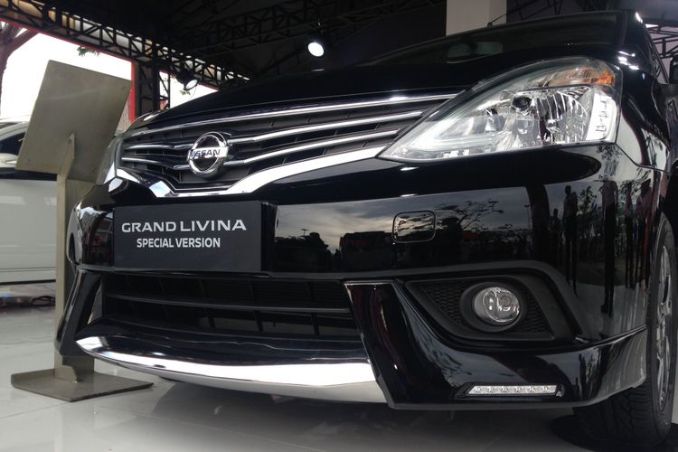 Nissan Grand Livina Special Version.