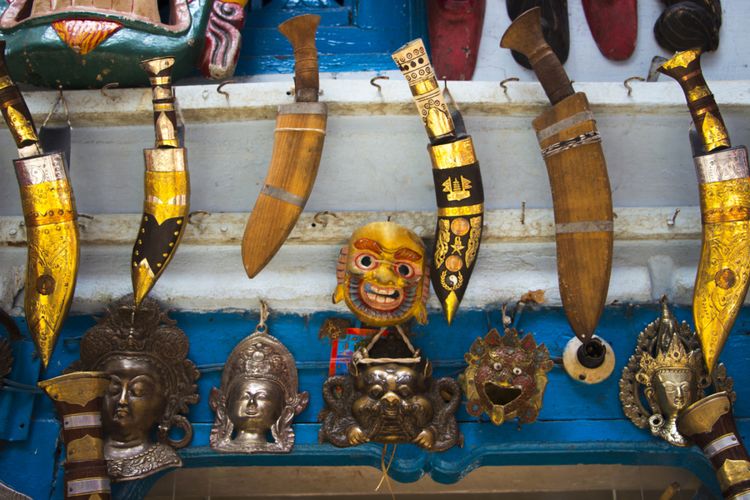 Khukuri menjadi salah satu souvenir yang banyak dijual di Kathmandu, Nepal