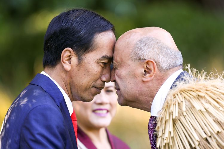 WELLINGTON, NEW ZEALAND - MARCH 19:  President of Indonesia,ÊJoko Widodo, is greeted with a hongi by Kaumatua, Professor Piri Sciascia, during a Ceremony of Welcome at Government House on March 19, 2018 in Wellington, New Zealand. President Widodos two-day visit is part of a series of engagements celebrating the 60th anniversary of diplomatic relations between New Zealand and Indonesia.  (Photo by Hagen Hopkins/Getty Images)