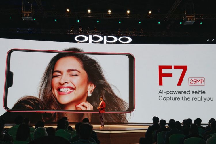 Peluncuran Oppo F7 di Mumbai, India, Senin (26/3/2018).