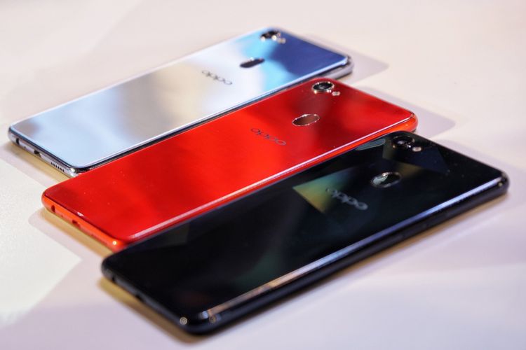 Melihat Oppo F7 dari Berbagai Sisi