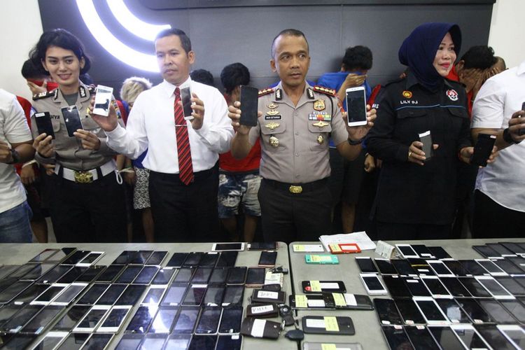 Polisi sita 104 gadget milik kelompok sopir grab fiktif