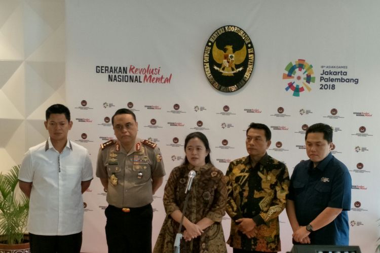 Menko PMK Puan Maharani bersama para pejabat yang terkait dengan Asian Games 2018 di Jakarta, Kamis (5/4/2018)